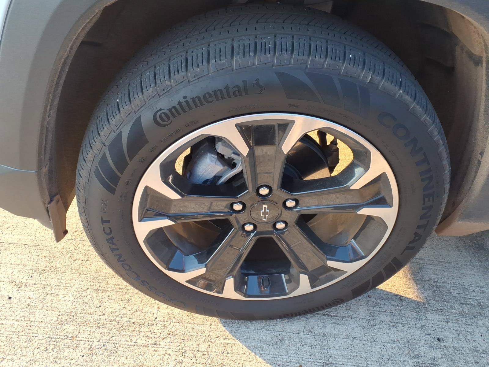 Used 2025 Chevrolet Equinox LT FWD image 5