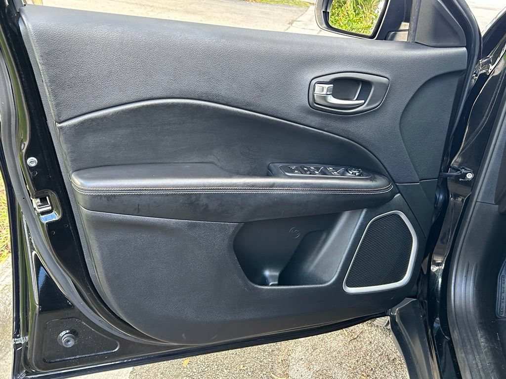Certified 2020 Jeep Compass Latitude FWD image 28
