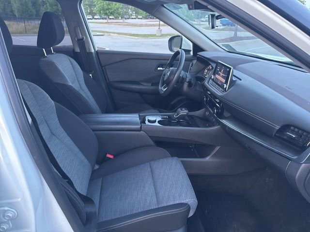 Used 2021 Nissan Rogue SV image 12