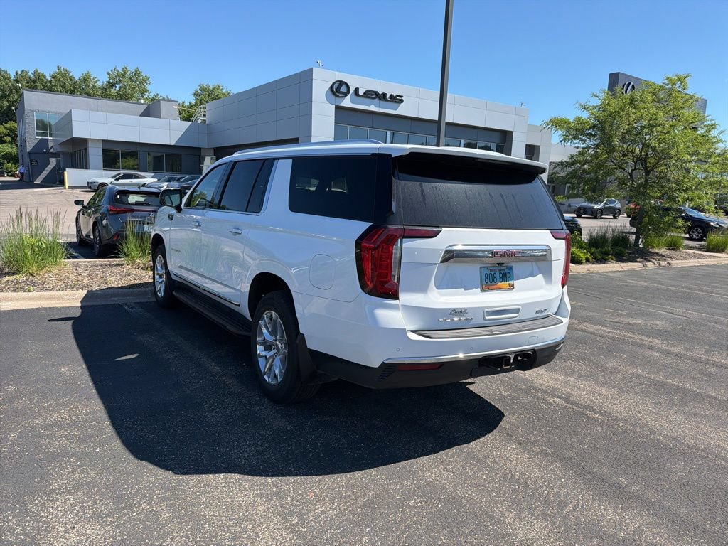 Used 2024 GMC Yukon XL SLT w/ SLT Luxury Package AWD/4WD image 12