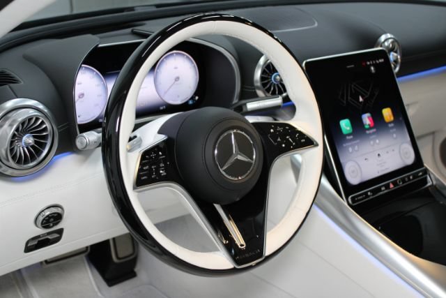 Used 2026 Mercedes-Benz Maybach SL 680 image 2