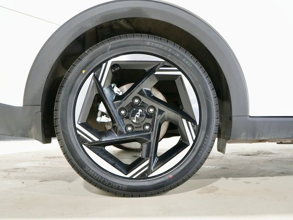 Used 2025 Kia K4 EX image 32