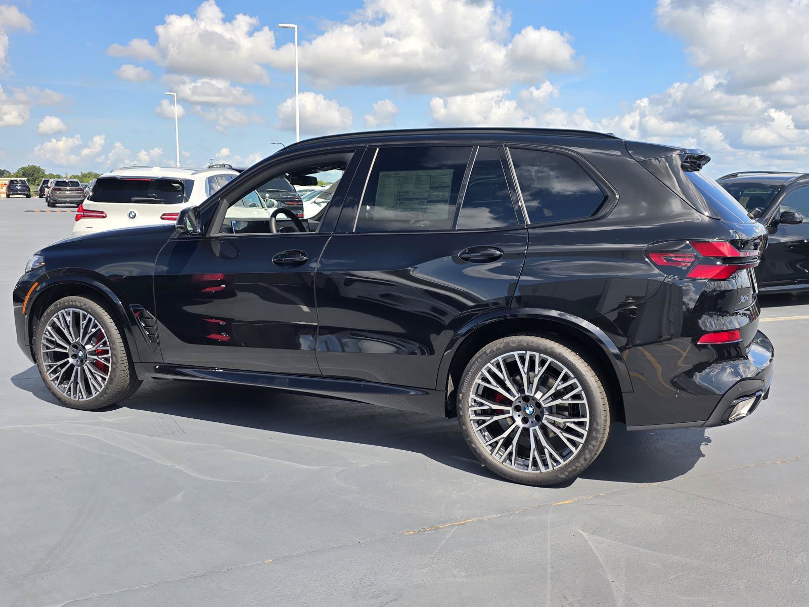 New 2026 BMW X5 xDrive40i w/ M Sport Package AWD/4WD image 7