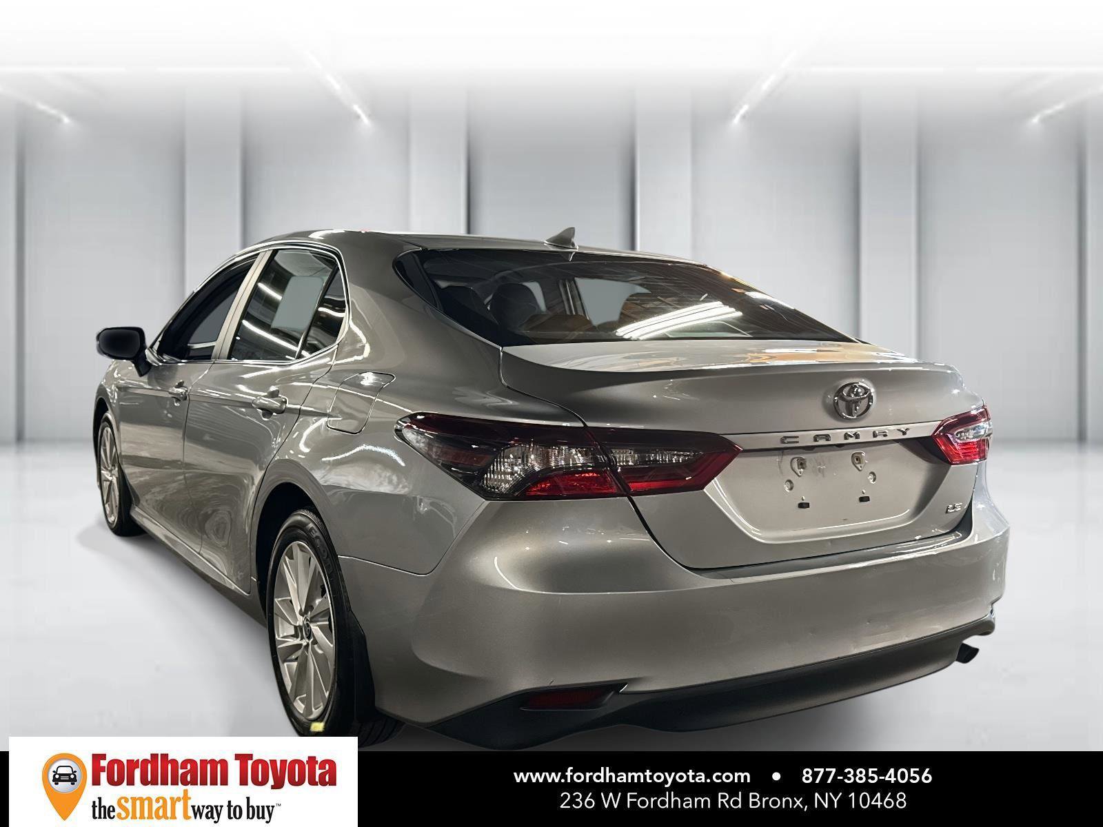 Used 2023 Toyota Camry LE image 5