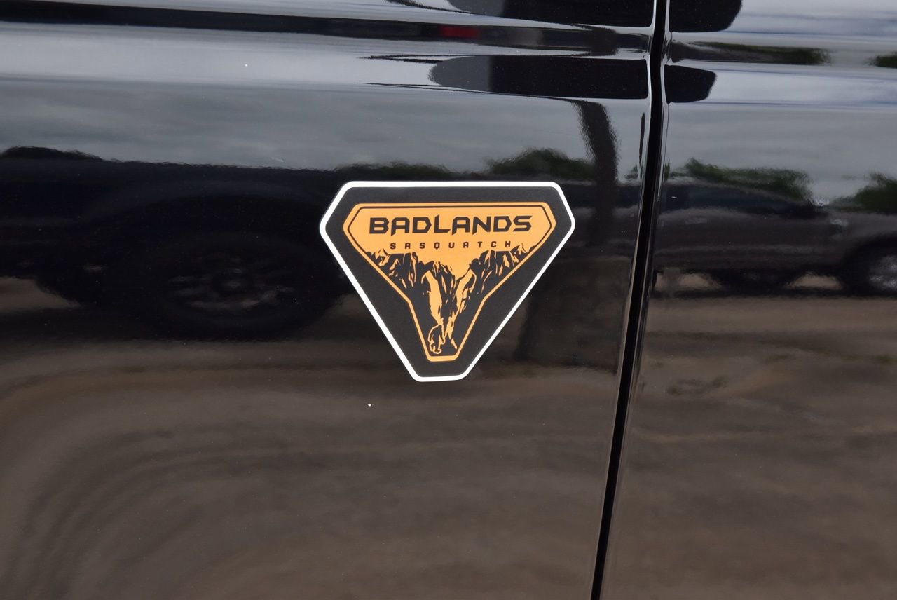 Used 2023 Ford Bronco Badlands w/ Sasquatch Package AWD/4WD image 14