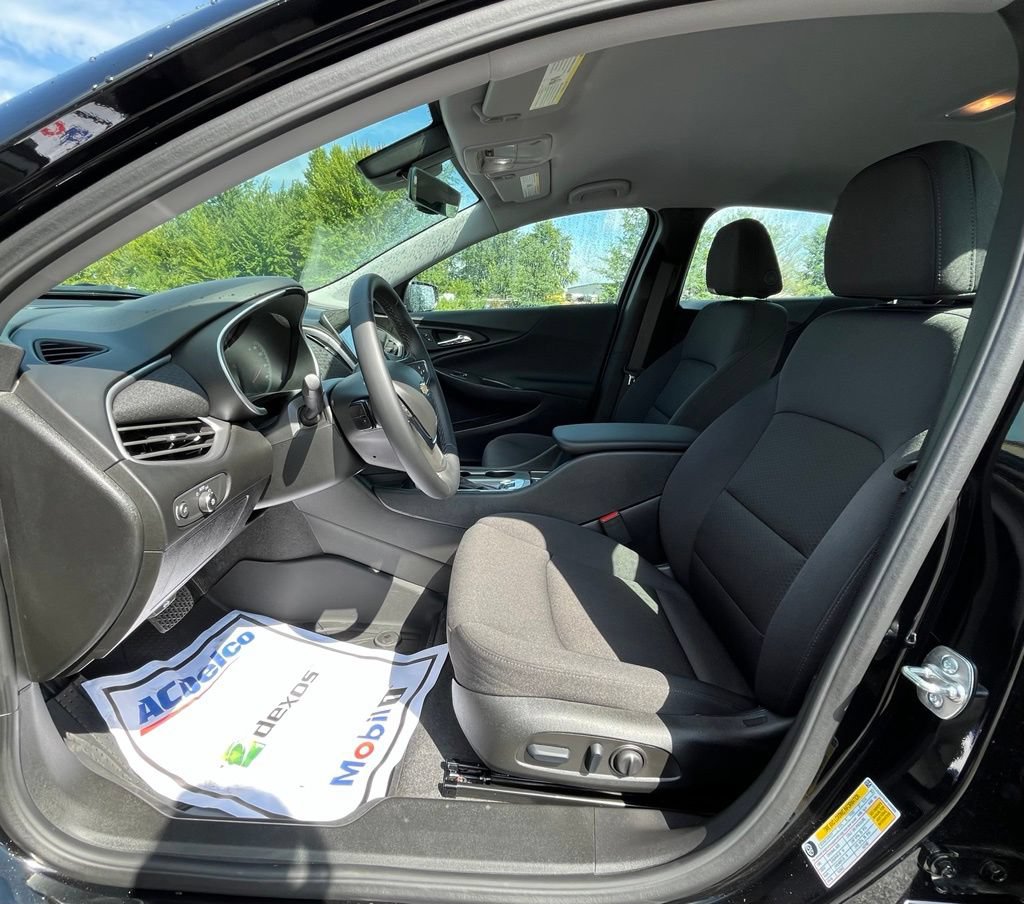 Certified 2025 Chevrolet Malibu RS w/ LPO, Floor Liner Package FWD image 12