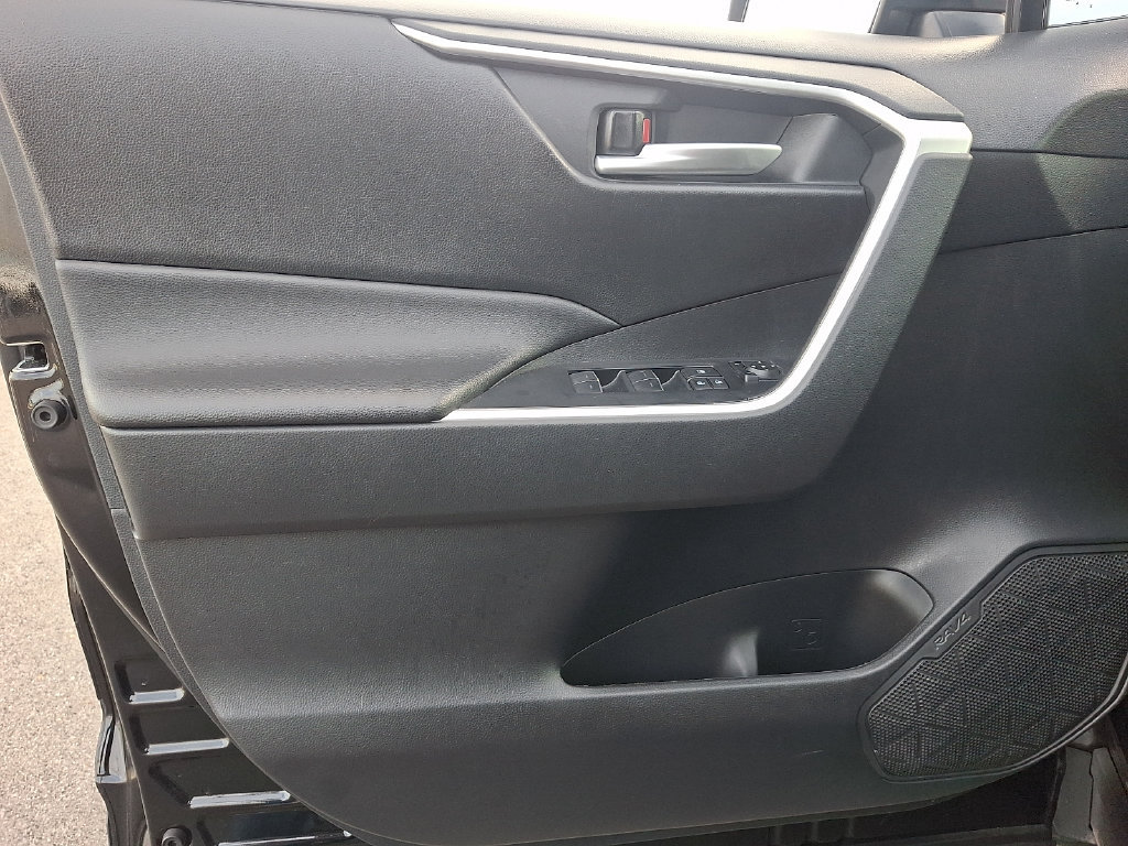 Used 2024 Toyota RAV4 XLE AWD/4WD image 12