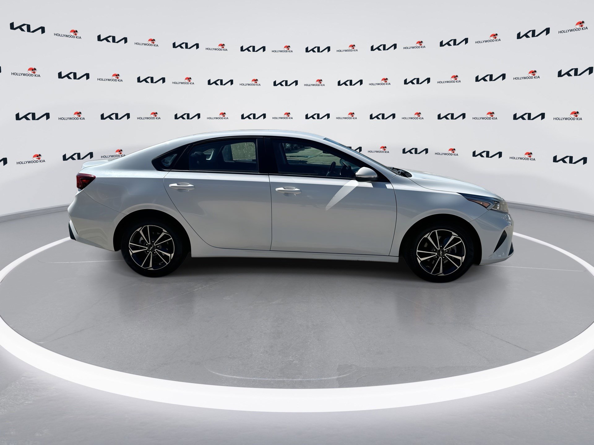 Used 2023 Kia Forte LXS w/ LXS Technology Package image 9