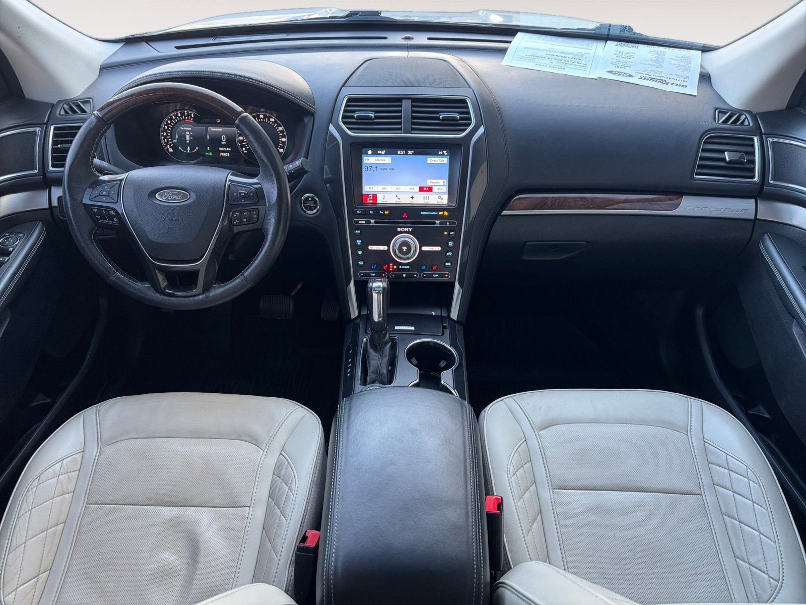 Used 2017 Ford Explorer Platinum image 10