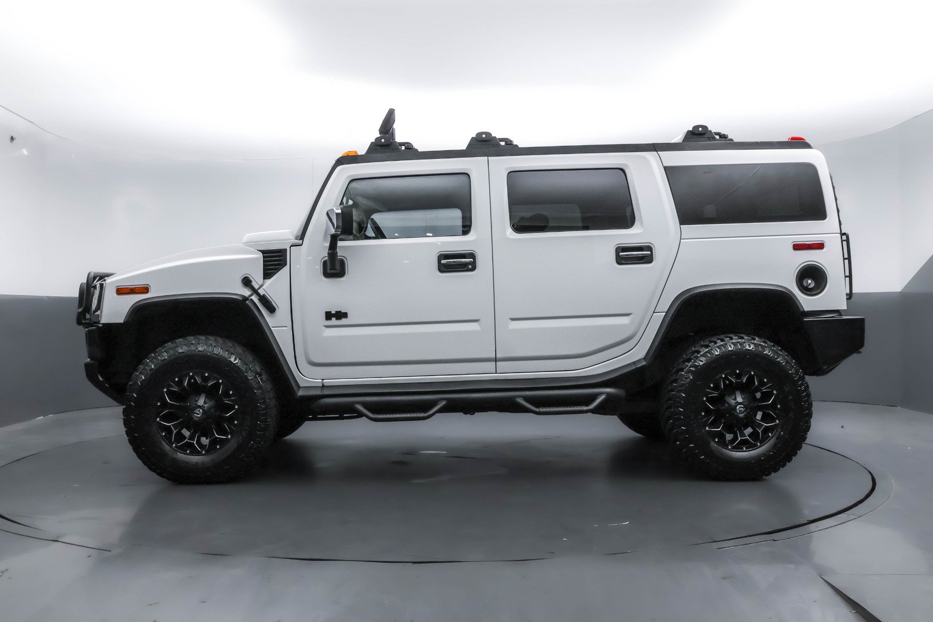 Used 2003 HUMMER H2 w/ Preferred Equipment Group AWD/4WD image 2