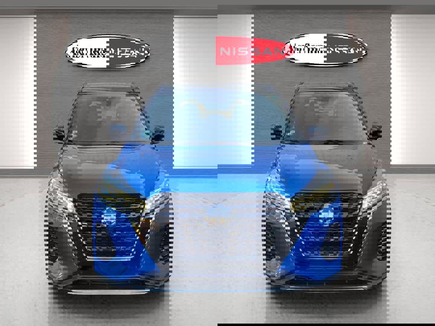 Used 2022 Nissan Kicks SR w/ Premium Package image 4