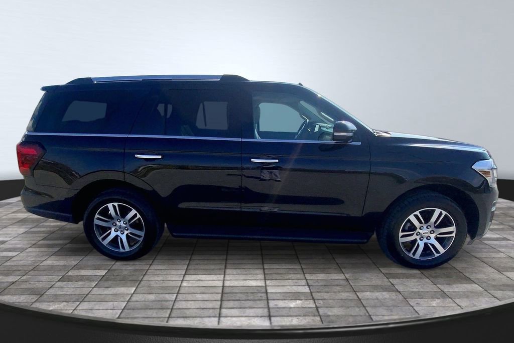 Used 2024 Ford Expedition Limited image 4