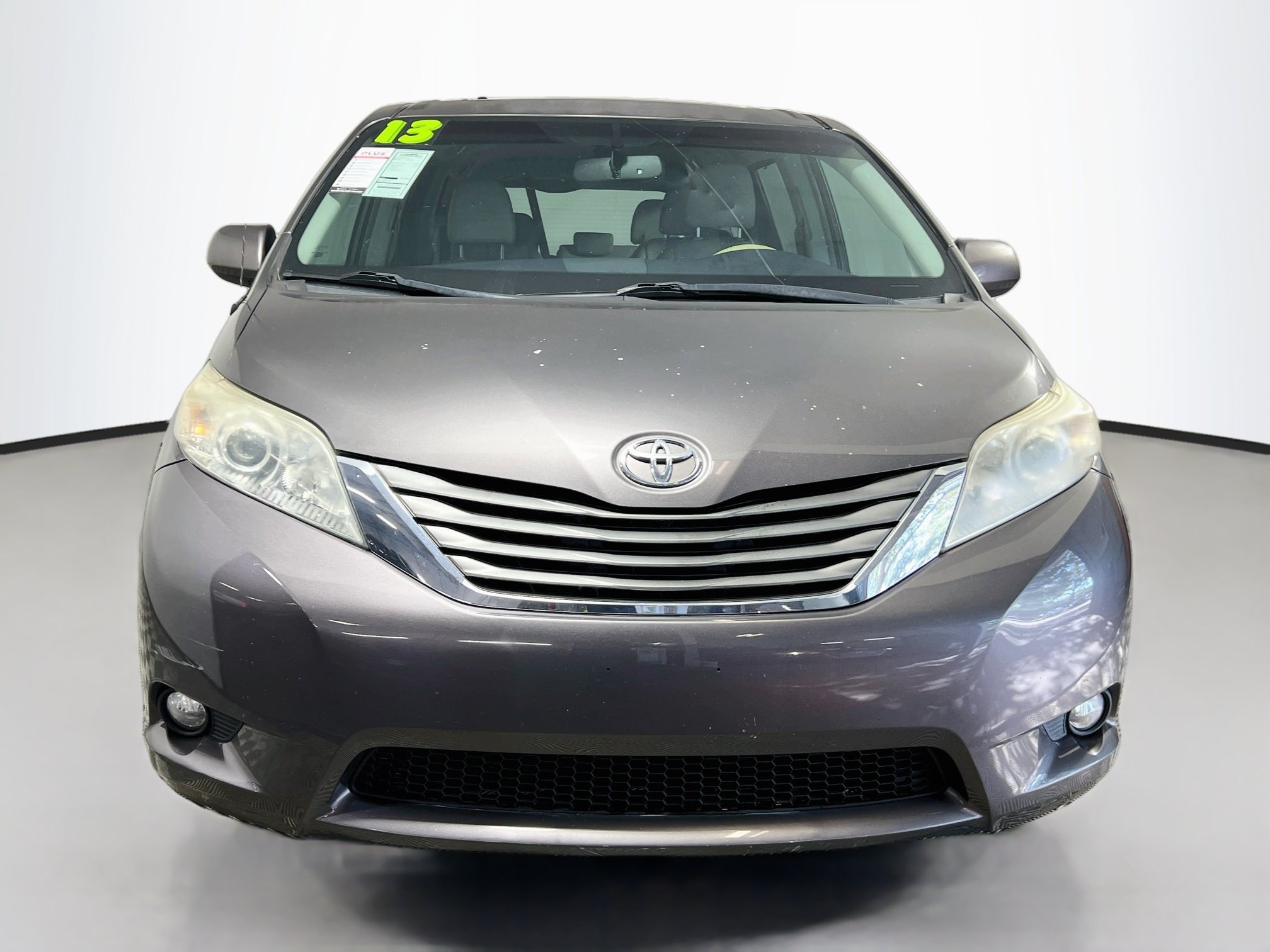 Used 2013 Toyota Sienna XLE w/ Entertainment Pkg AWD/4WD image 11