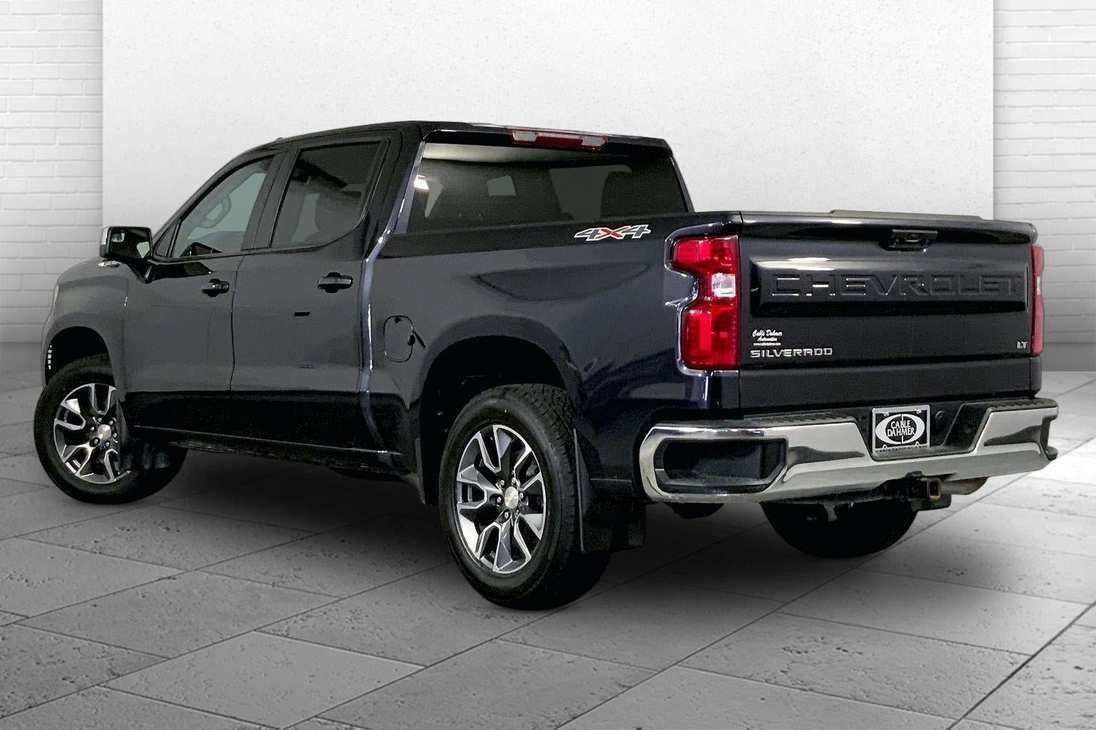 Used 2024 Chevrolet Silverado 1500 LT AWD/4WD image 11