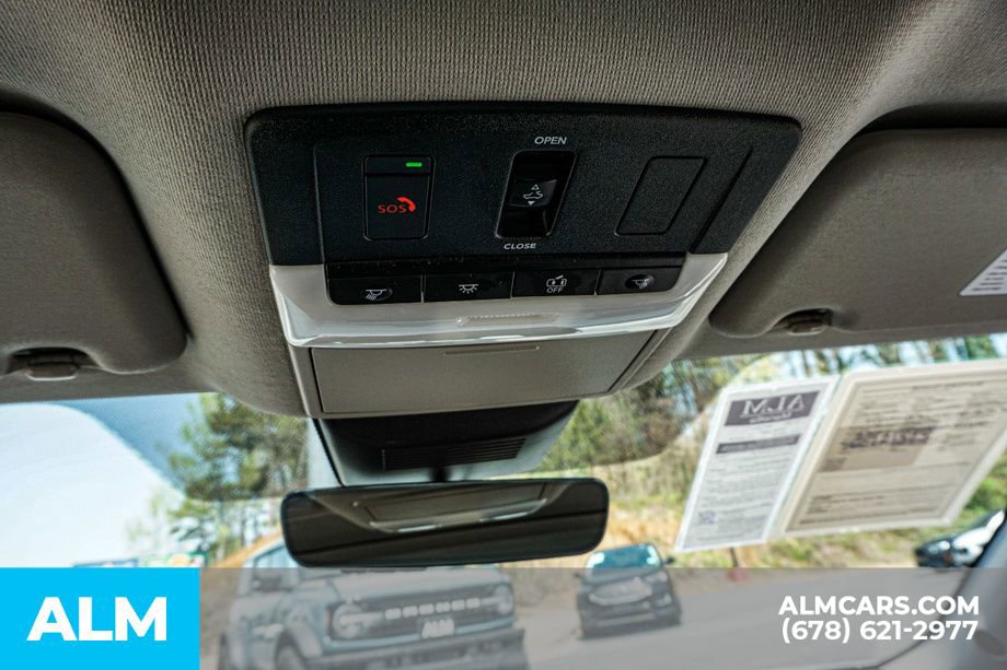 Used 2023 Nissan Sentra SR w/ SR Premium Package image 34