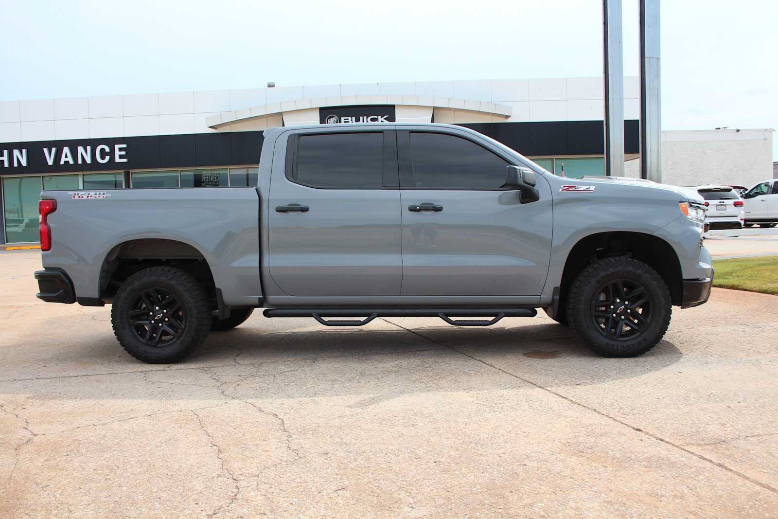 Used 2024 Chevrolet Silverado 1500 LT Trail Boss w/ Convenience Package II AWD/4WD image 17