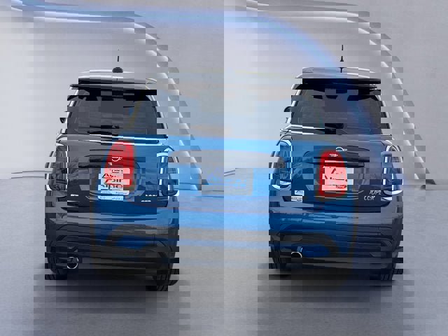 Used 2024 MINI Cooper 2-Door Hardtop w/ Signature Upholstery Package image 4