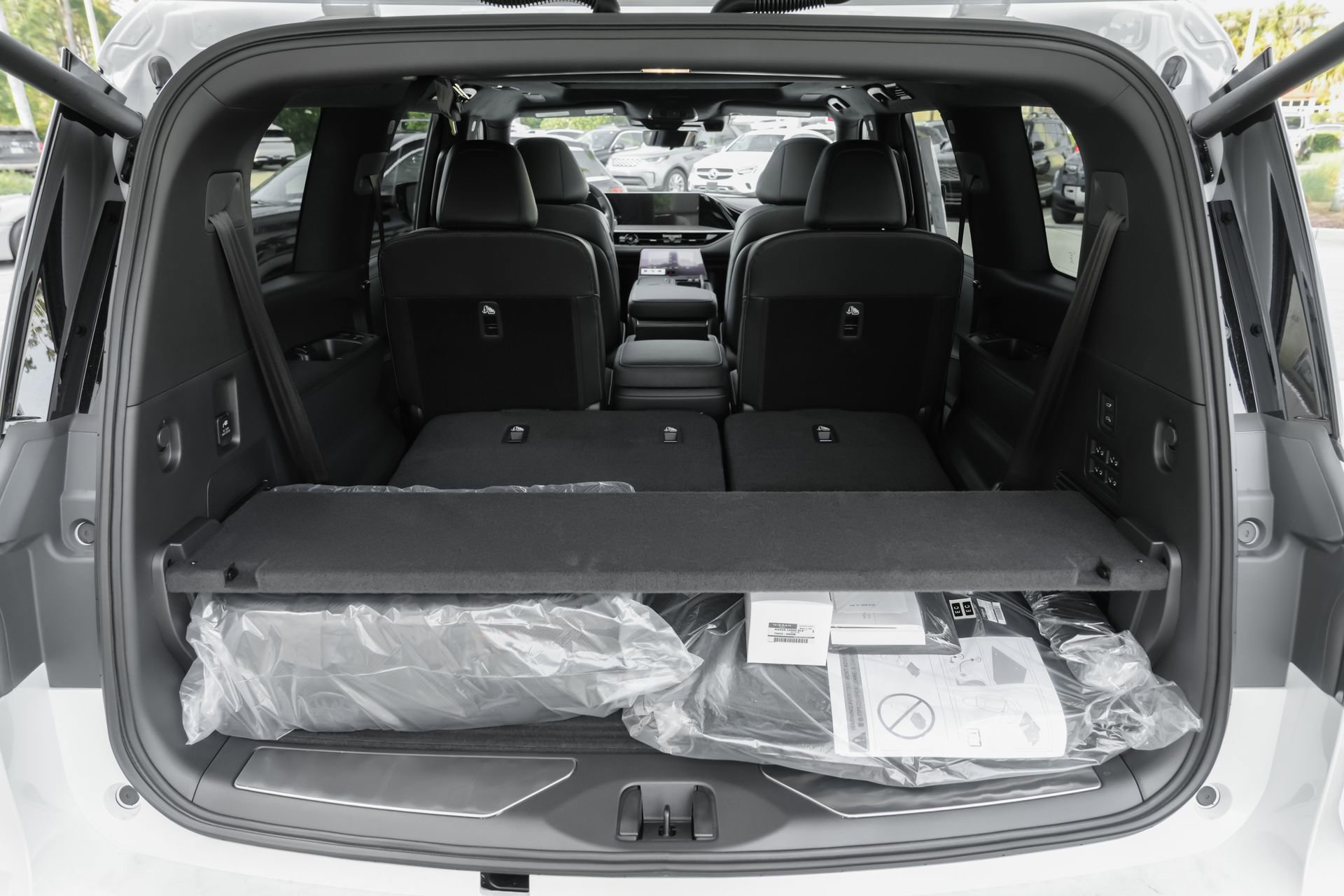 New 2026 INFINITI QX80 Autograph w/ Premium Cargo Package AWD/4WD image 32