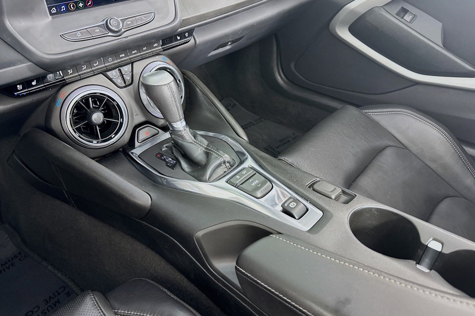 Used 2023 Chevrolet Camaro LT RWD image 6