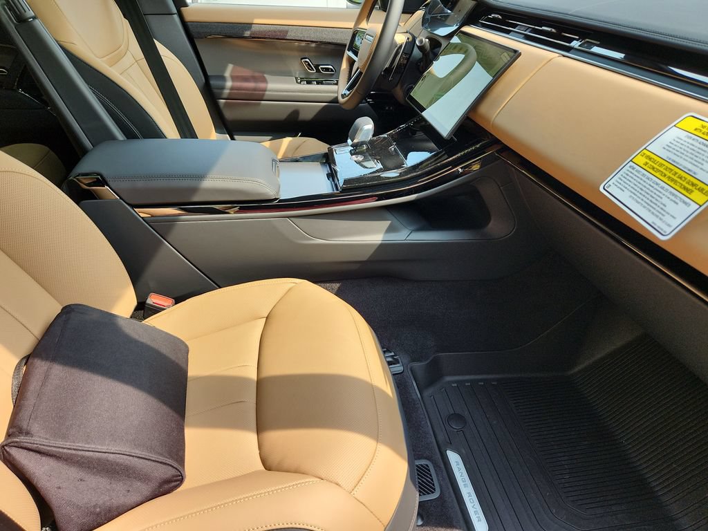 New 2026 Land Rover Range Rover Sport Dynamic SE AWD/4WD image 3