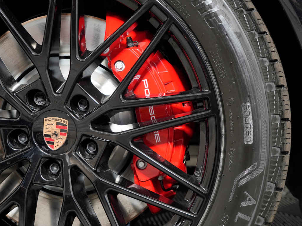 New 2027 Porsche Cayenne GTS AWD/4WD image 14