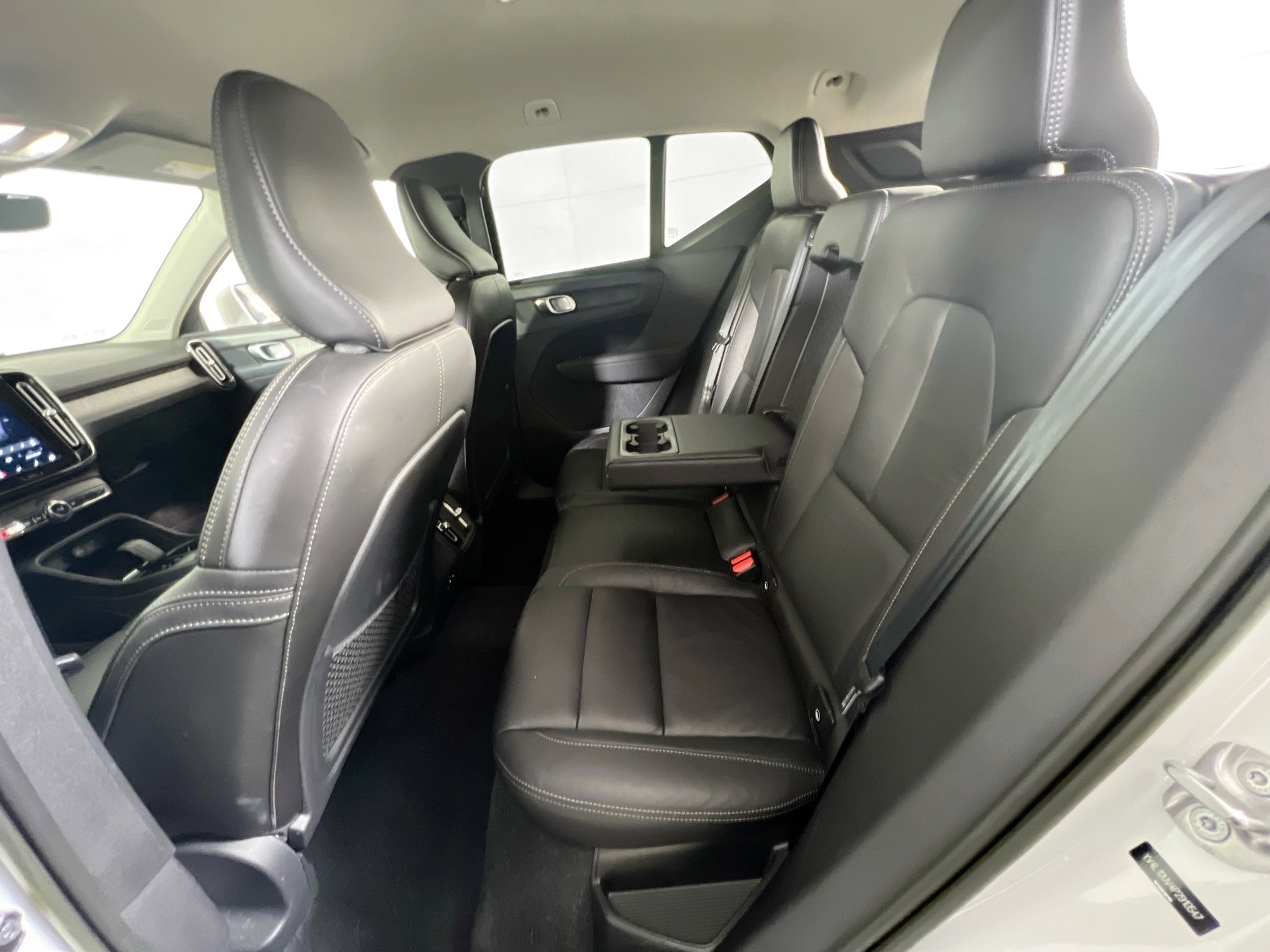 Used 2023 Volvo XC40 B5 Core w/ Climate Package image 24