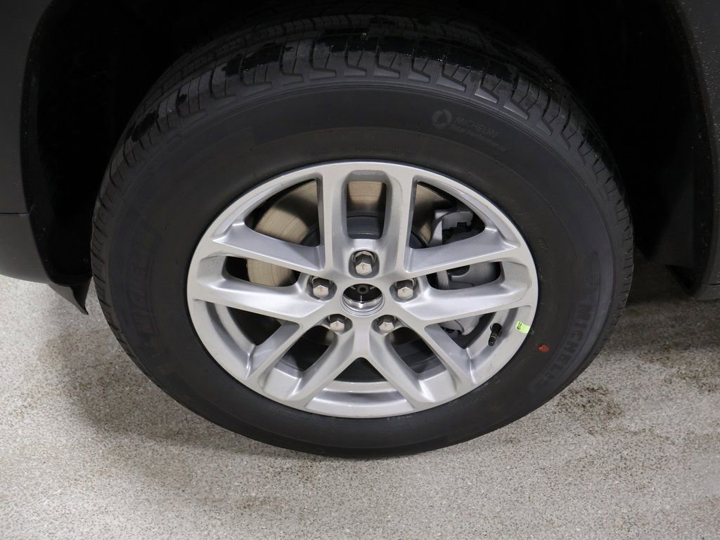 New 2025 Jeep Grand Cherokee L Laredo w/ Luxury Tech Group I image 7