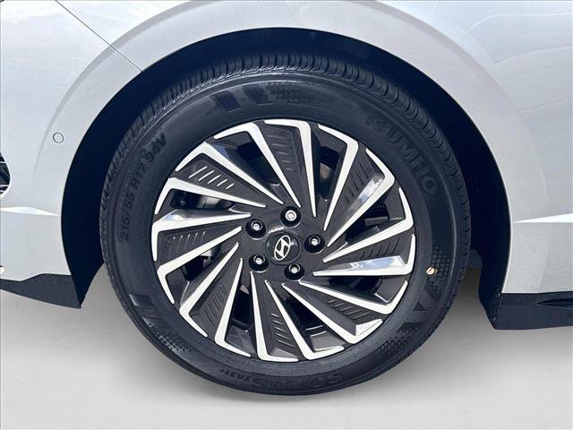 New 2025 Hyundai Sonata Limited image 10