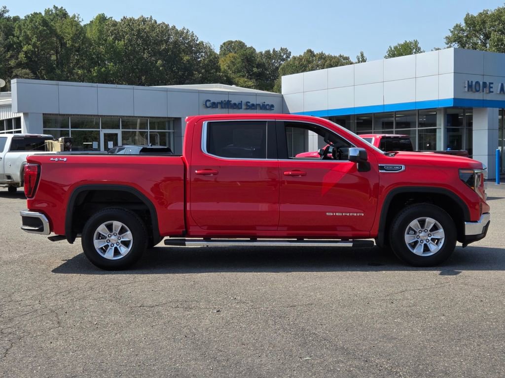 New 2026 GMC Sierra 1500 SLE image 3