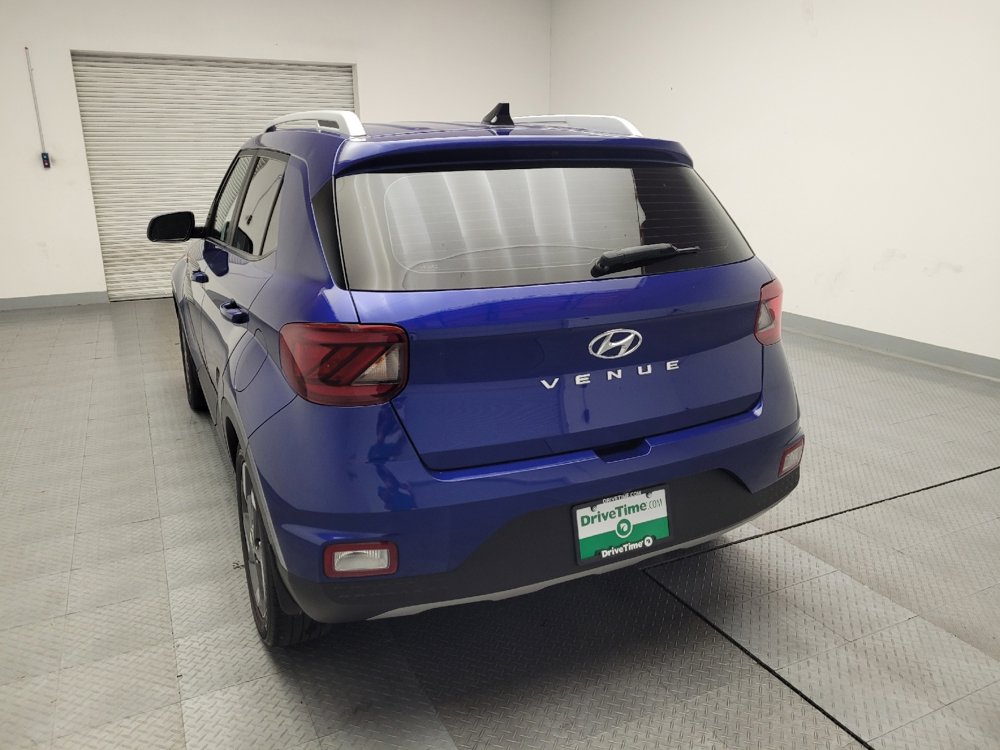 Used 2022 Hyundai Venue Limited image 6