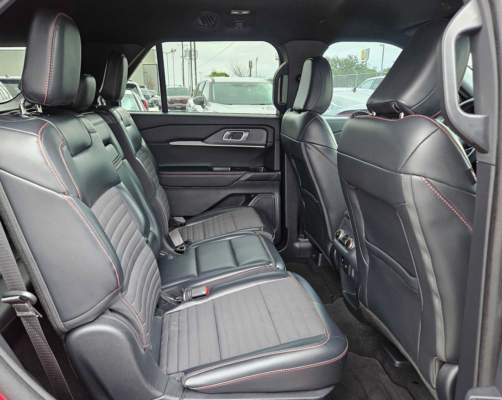 Used 2025 Ford Explorer ST-Line RWD image 16