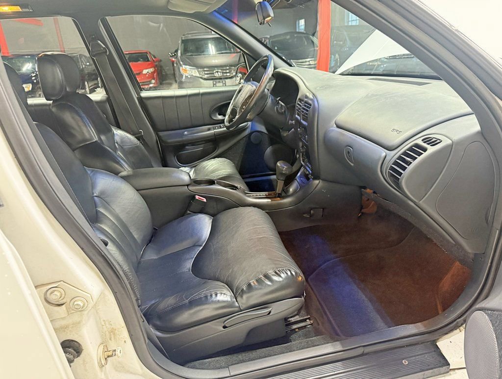 Used 1997 Oldsmobile Cutlass Supreme SL image 36