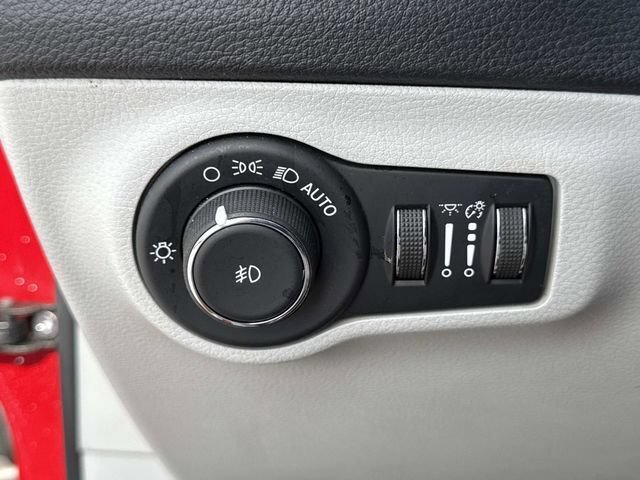 Used 2020 Jeep Compass Latitude FWD image 29