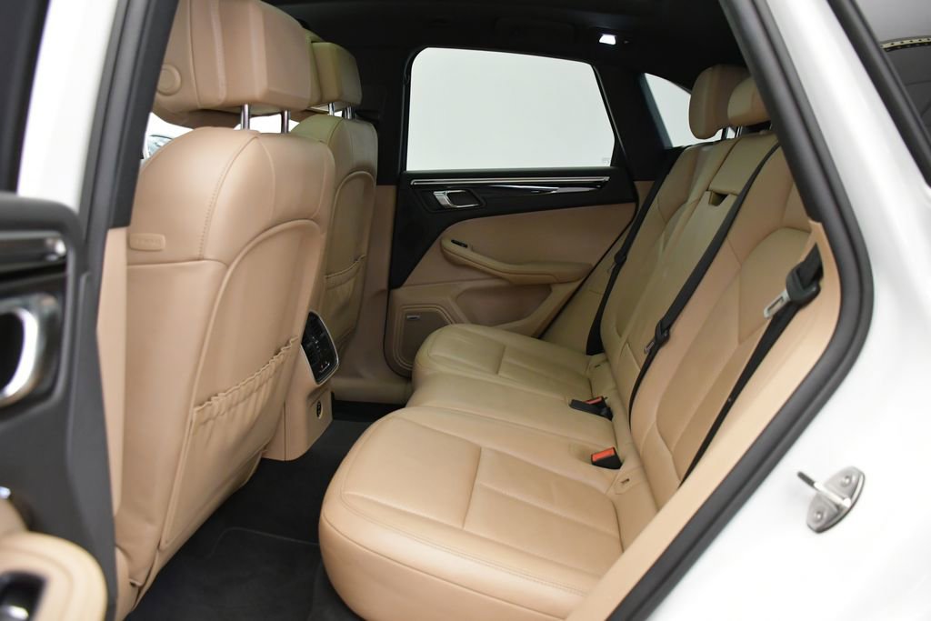 Used 2022 Porsche Macan image 46