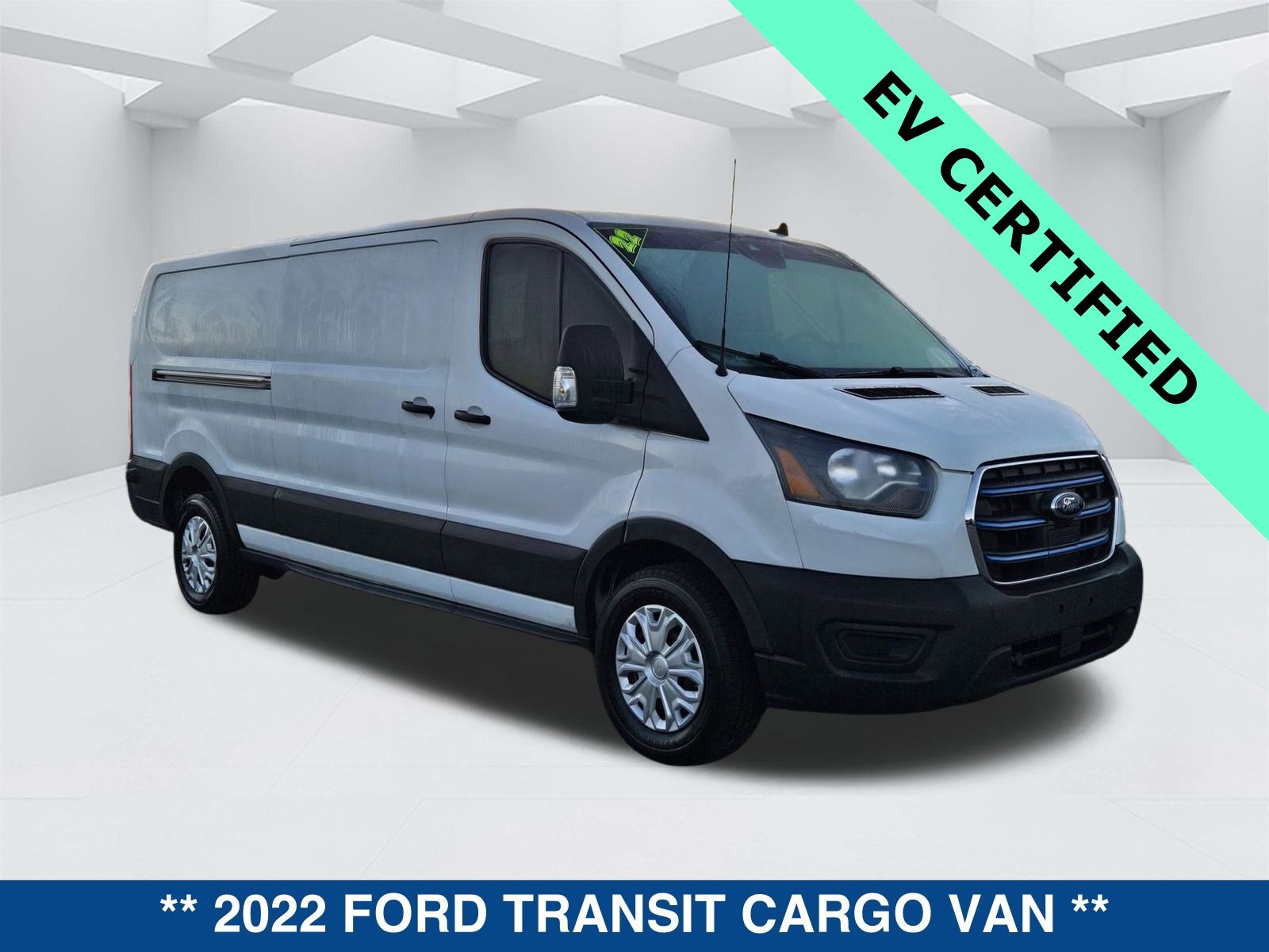 Used 2022 Ford E-Transit Low Roof video 3