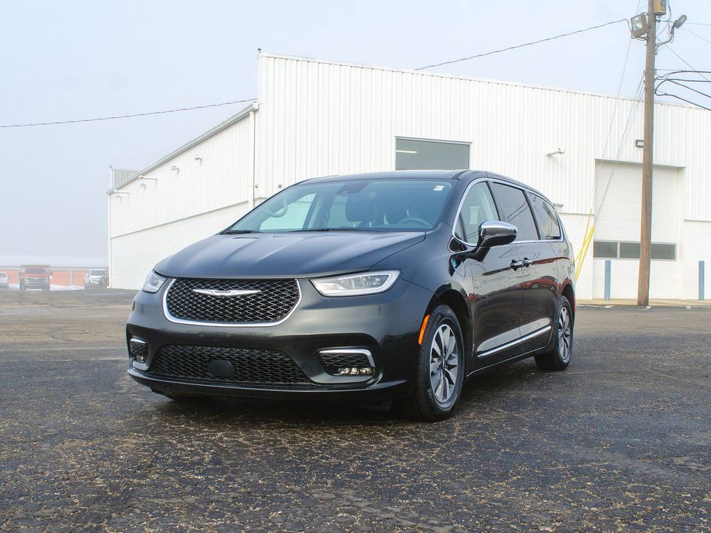 Used 2023 Chrysler Pacifica Limited image 9