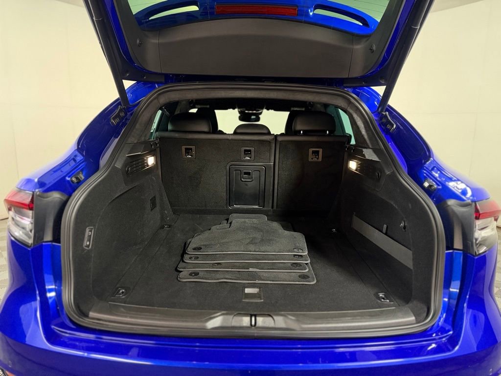 Used 2023 Maserati Levante Modena AWD/4WD image 6