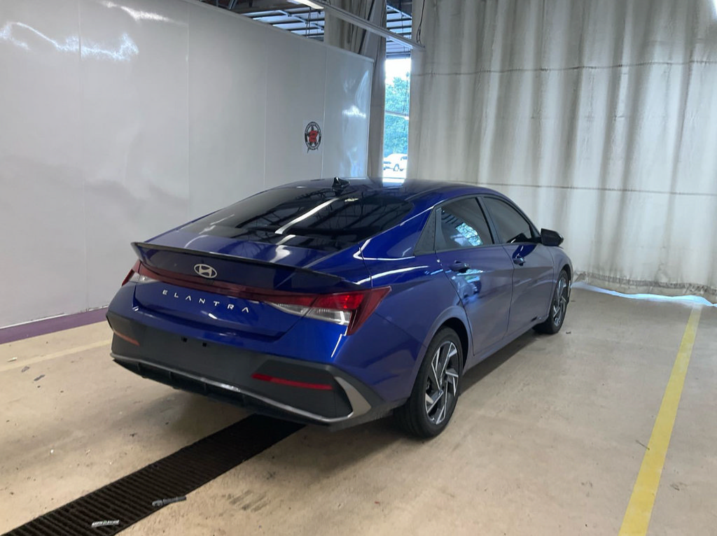 Used 2025 Hyundai Elantra Sport w/ Cargo Package FWD image 4