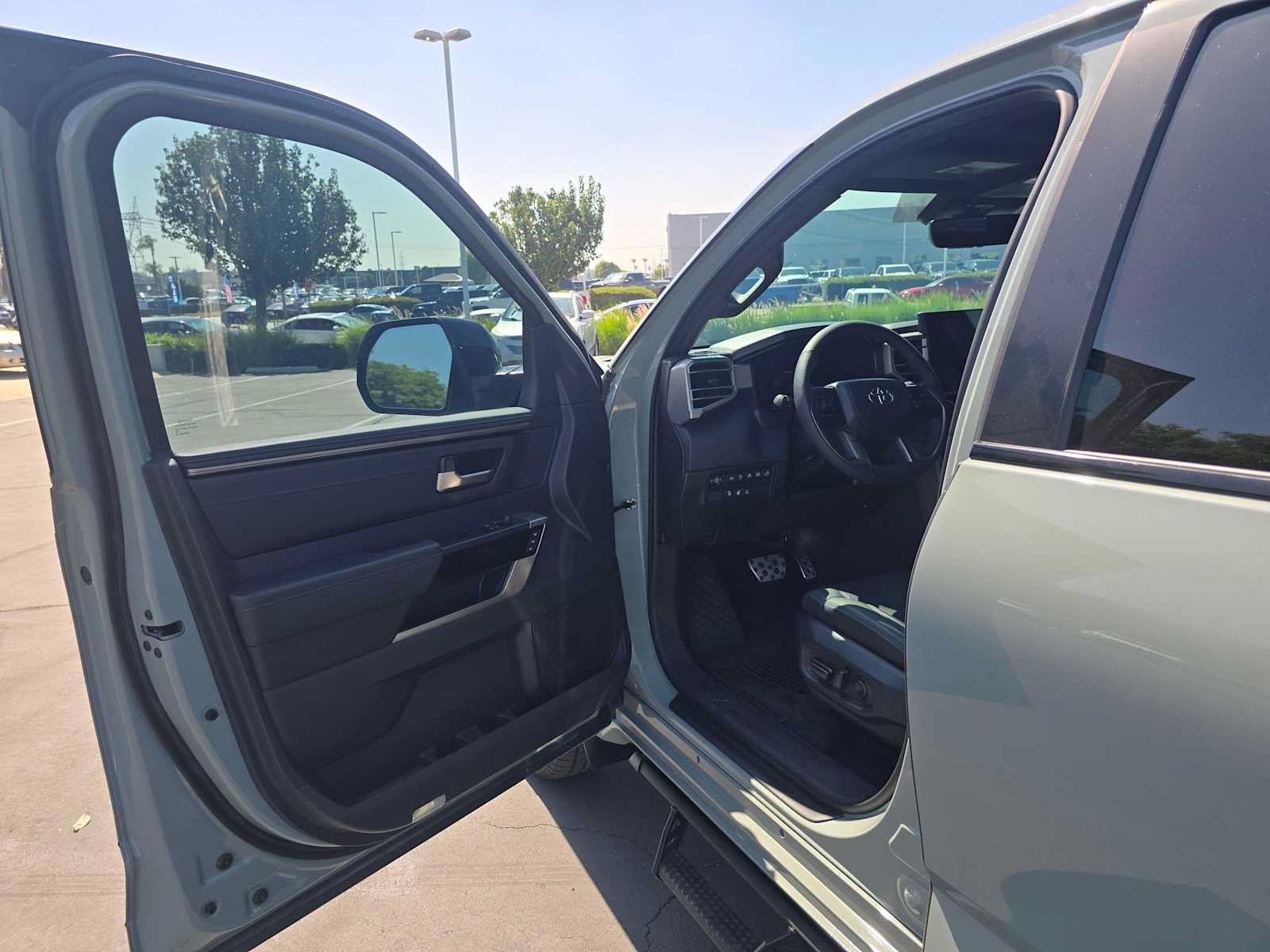 Certified 2025 Toyota Tundra Limited w/ TRD Off-Road Package AWD/4WD image 20