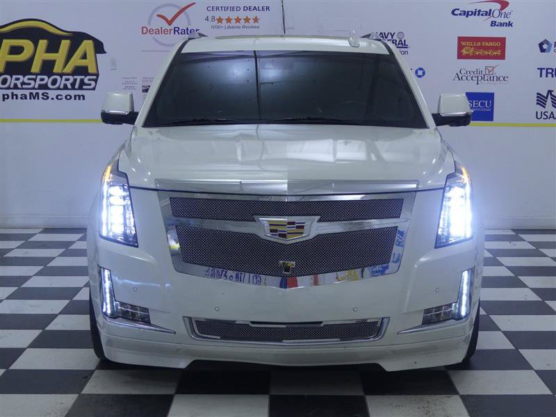 Used 2015 Cadillac Escalade Platinum AWD/4WD image 2