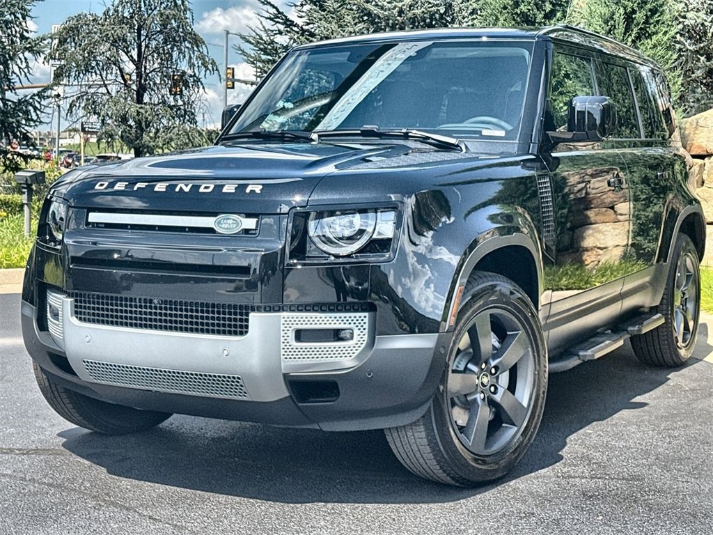 Used 2025 Land Rover Defender 110 S image 1