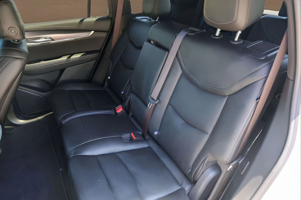 Certified 2025 Cadillac XT6 Luxury FWD image 25