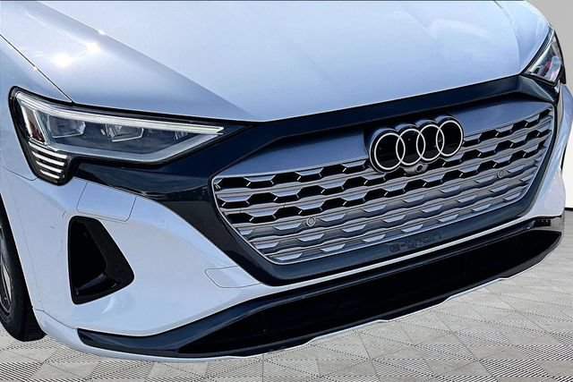 Used 2024 Audi Q8 e-tron Premium AWD/4WD image 30
