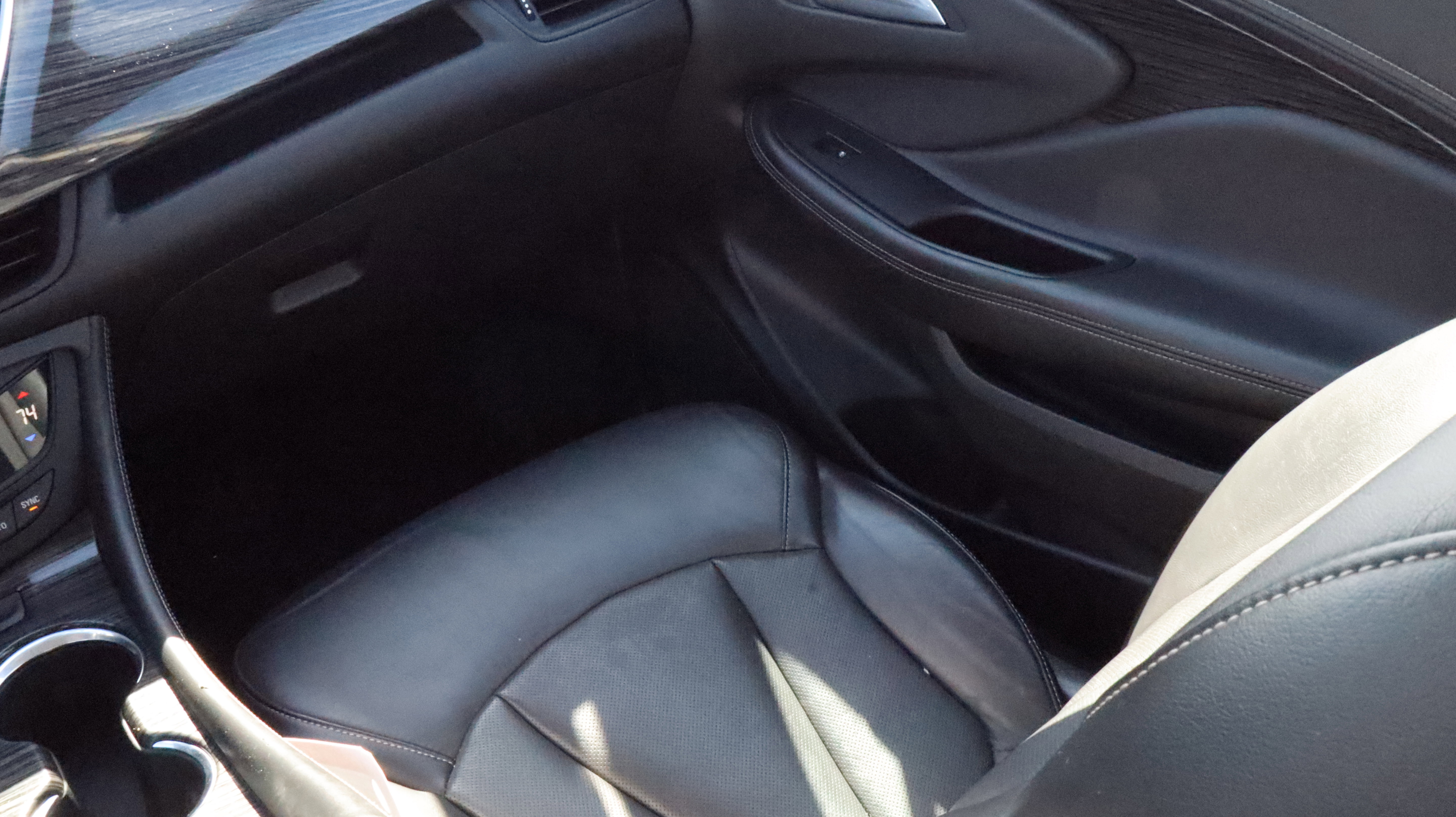 Used 2017 Buick Envision Essence image 12