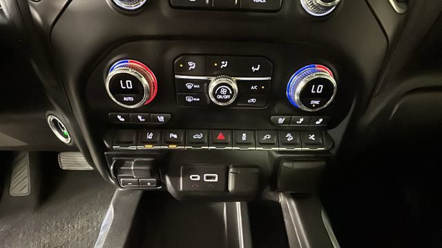 Used 2021 GMC Sierra 2500 AT4 w/ AT4 Premium Plus Package AWD/4WD image 22