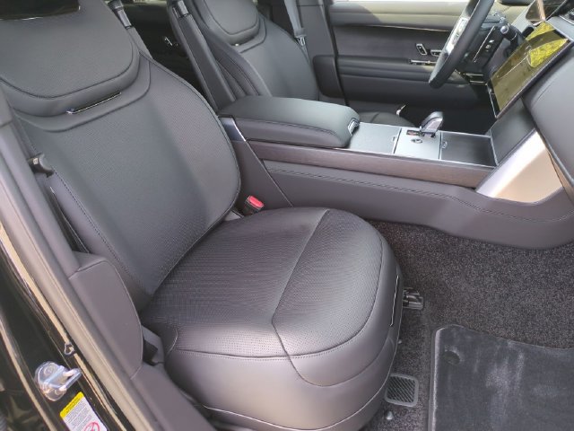 New 2026 Land Rover Range Rover SV AWD/4WD image 18