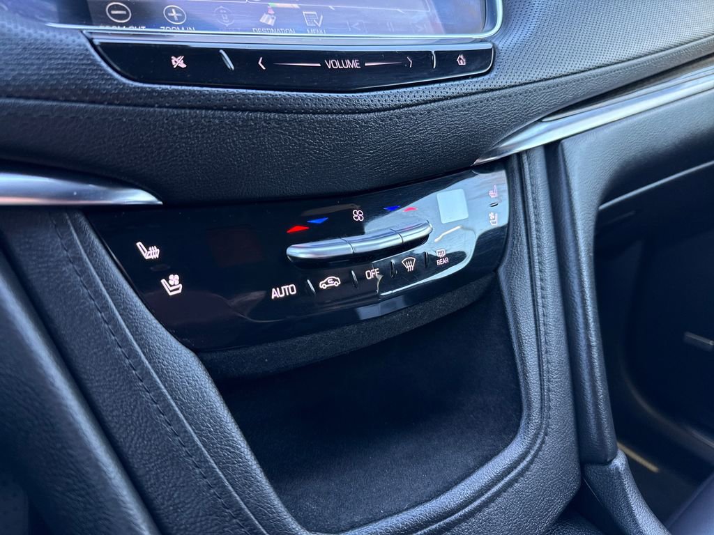 Used 2017 Cadillac XT5 Luxury image 29