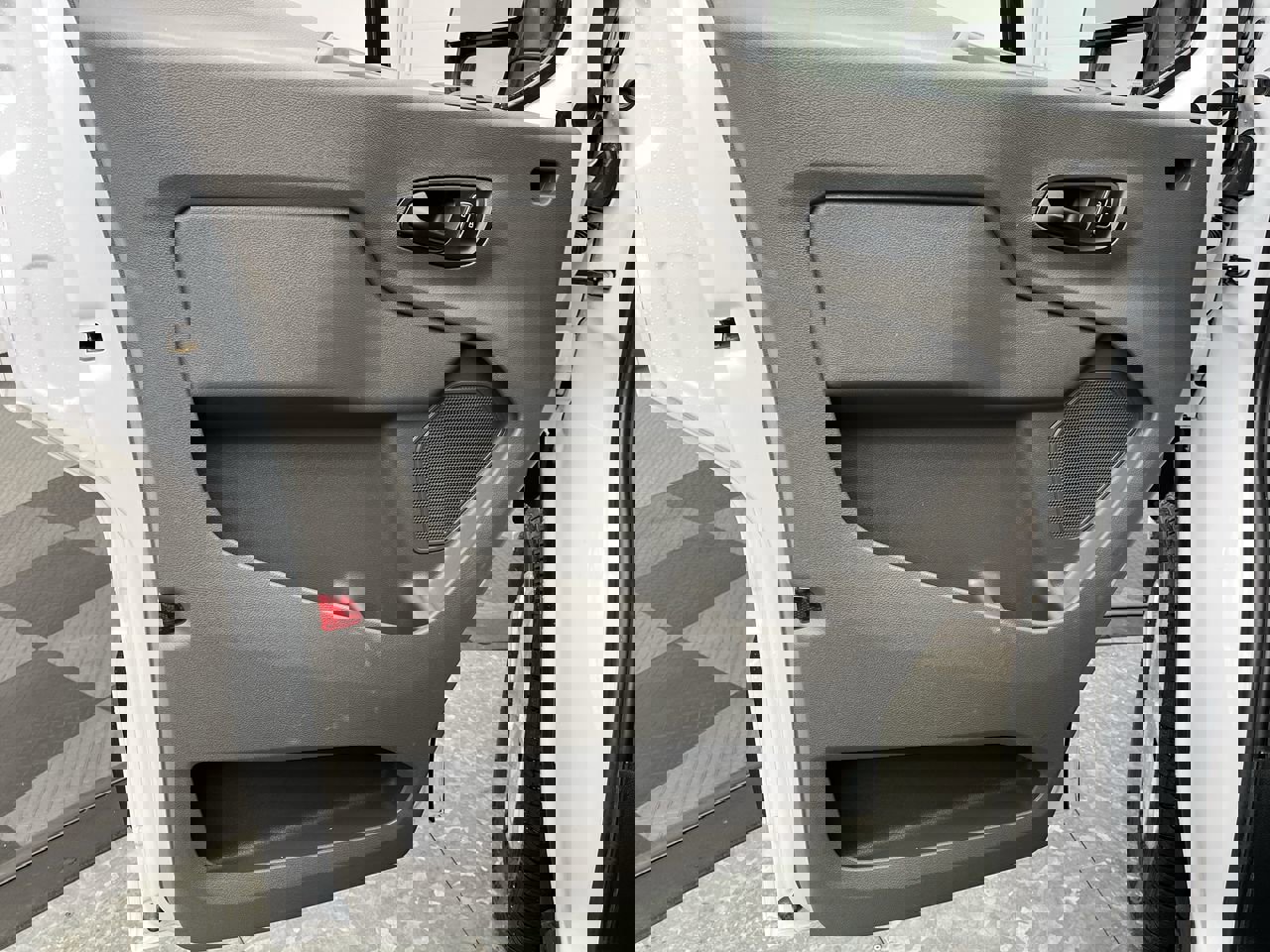 Used 2024 Ford Transit 350 XLT RWD image 7