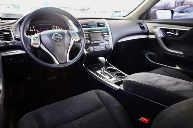Used 2014 Nissan Altima 2.5 S w/ Sport Value Package image 7