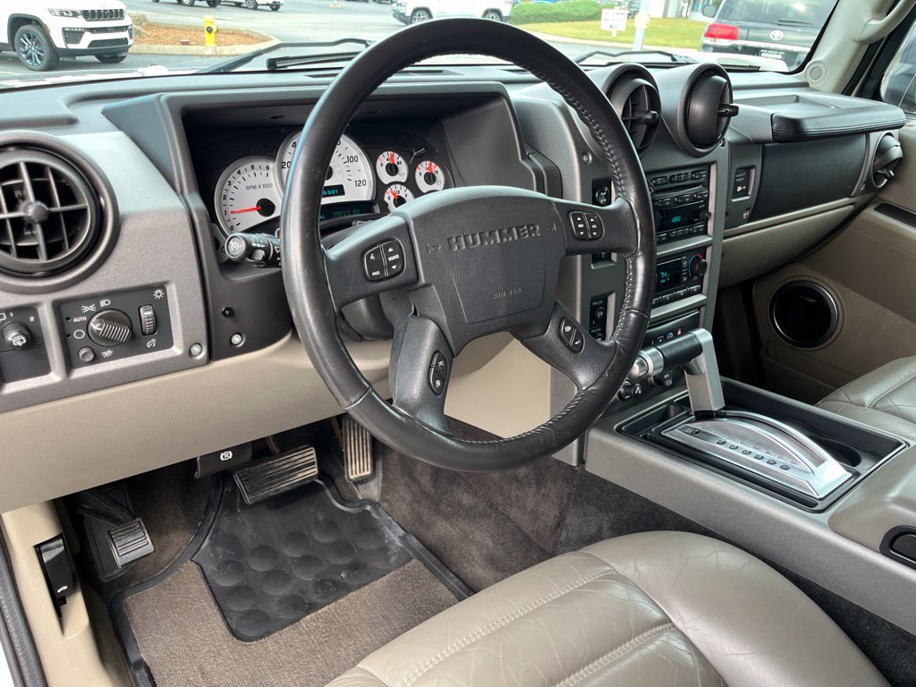 Used 2003 HUMMER H2 w/ Preferred Equipment Group AWD/4WD image 2